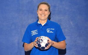 Jennyfer Eklinger qui s'occupe de la catégorie - de 9 ans. Elle est aussi joueuse de l'équipe sénior féminine de l'entente Thonon-Evian. De la part du club et de ses licenciés, merci pour ton aide jen