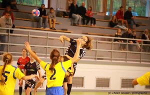 19/10--> VICTOIRE -13 FILLES vs HANDBALL PAYS-ROCHOIS (25-10)