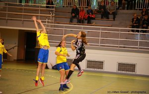 19/10--> VICTOIRE -13 FILLES vs HANDBALL PAYS-ROCHOIS (25-10)