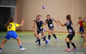 19/10--> VICTOIRE -13 FILLES vs HANDBALL PAYS-ROCHOIS (25-10)