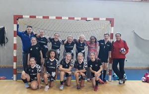 5dd970b06fa63_13FILLES.JPG